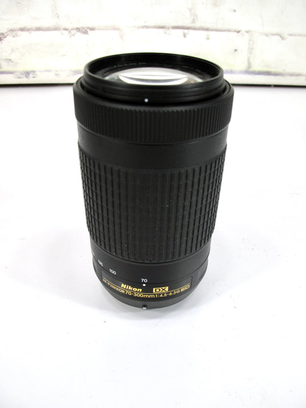 Nikon DX AF-0 70-300mm  f/4.5-6.3G ED DSLR Camera Zoom Lens