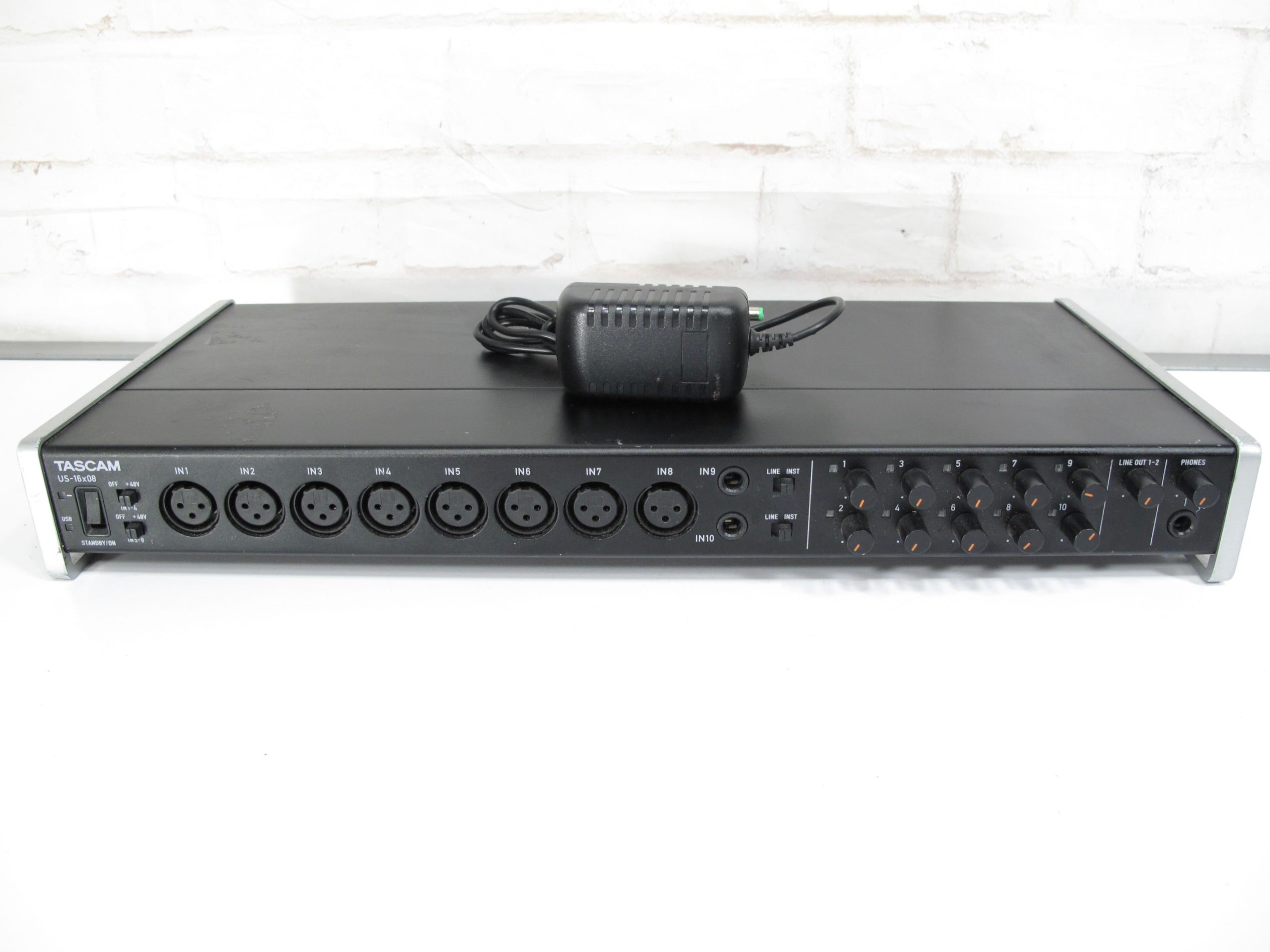 Fonte 12v 2a Para Interface De Audio Tascam Mixer Us-16x08 Fonte 12v 2a Para Interface De Audio Tascam Mixer Us-16x08