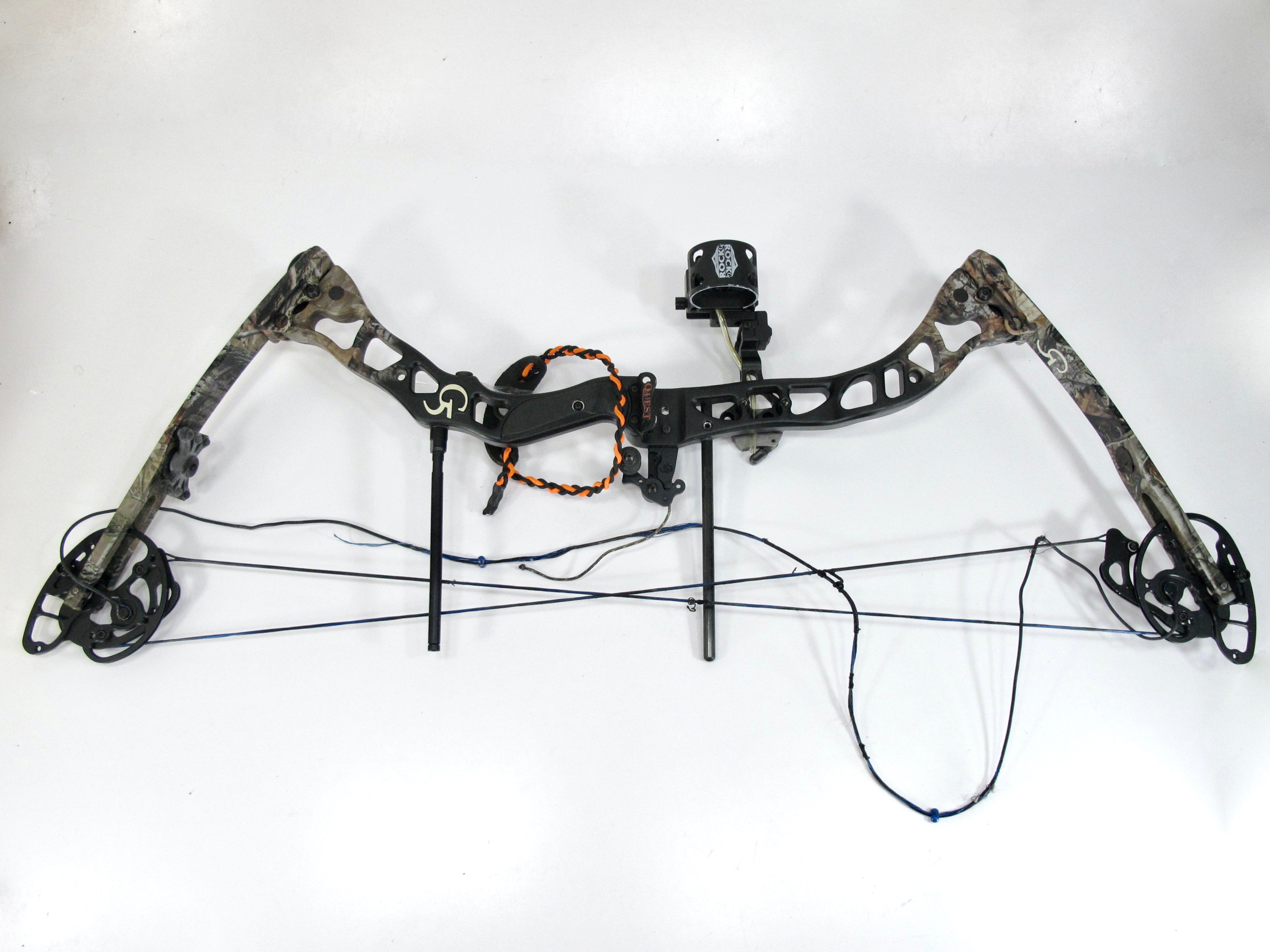 Quest G5 Compound Hunting Bow w/ Sights ZeereeZ