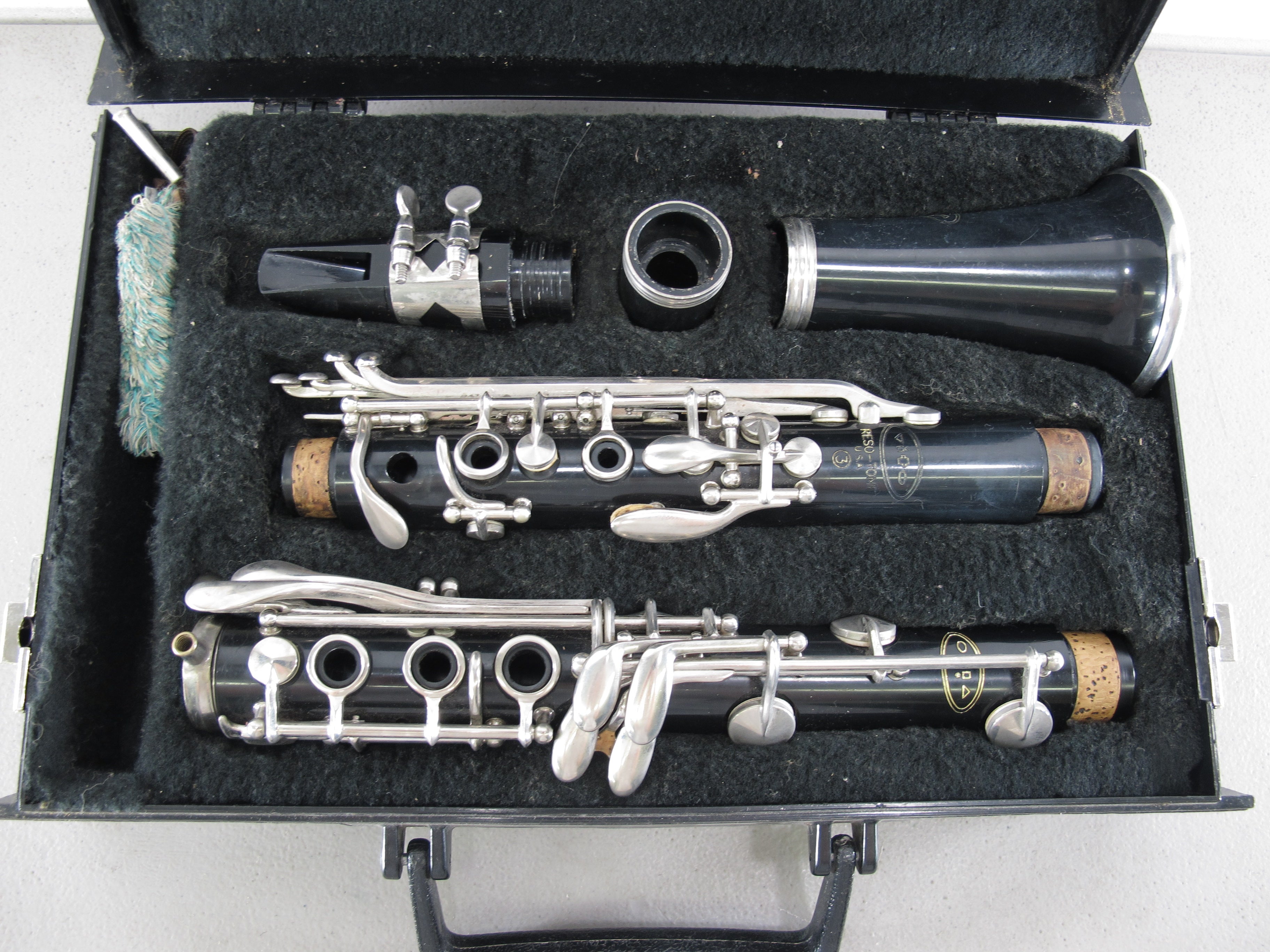 VITO Resotone Model 7213 Clarinet with Case & Vito II Mouthpiece – ZeereeZ