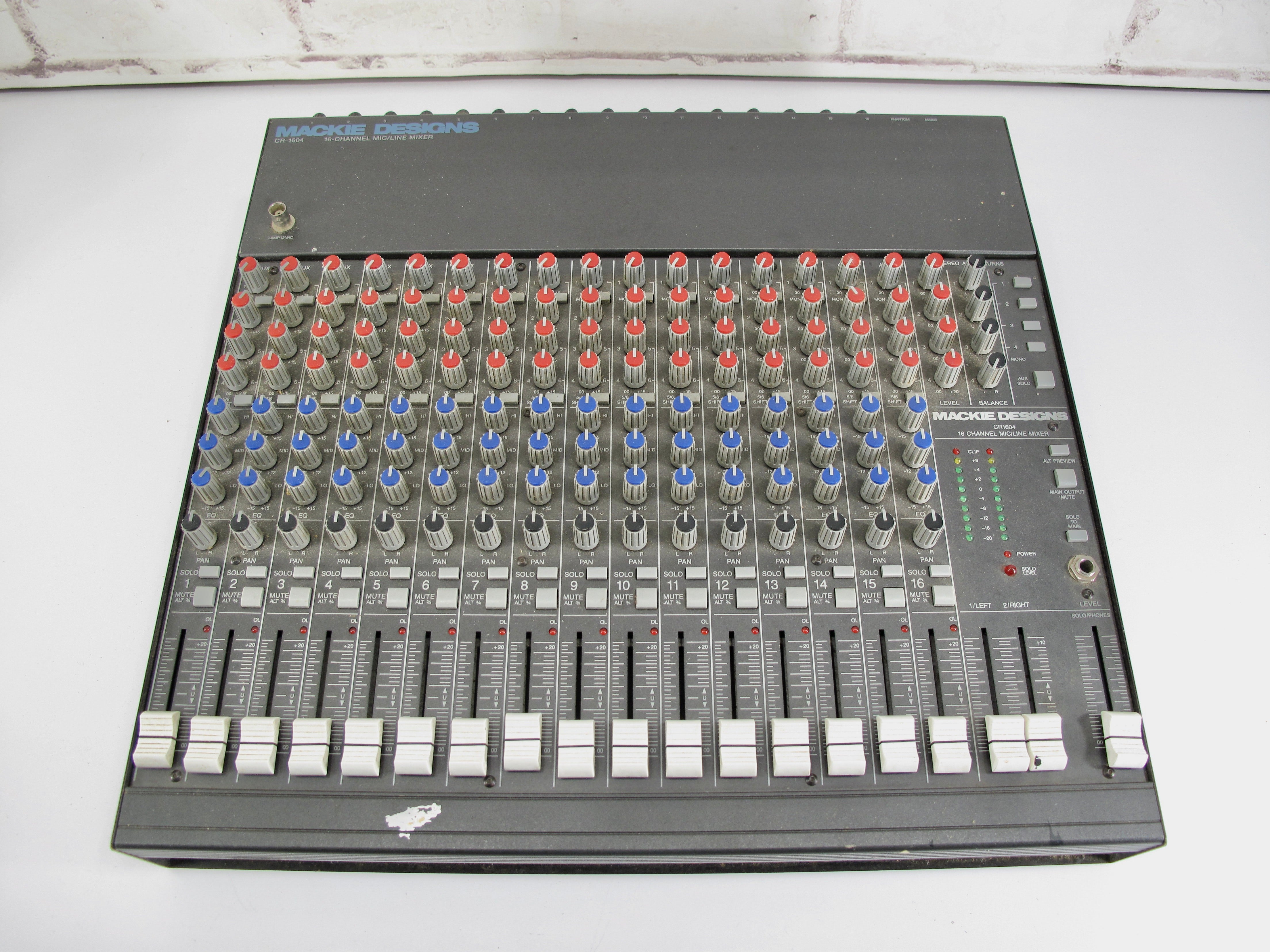 Mackie CR1604 16-Channel Mic / Lin Mixer Audio Mixing Console