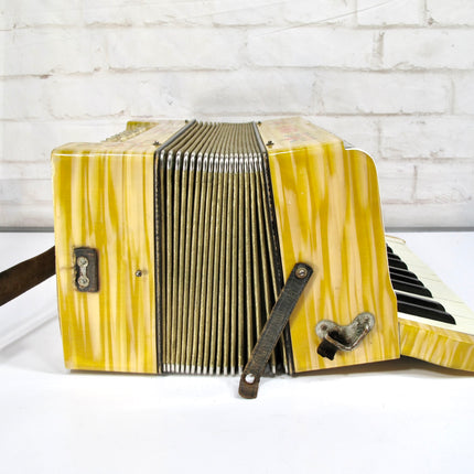 Hohner Student II Vintage 25 Key 12 Bass Accordion Germany