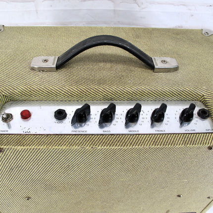 Washburn VBA-30 Tweed 30 Watt Bass Guitar Combo Amp 1995