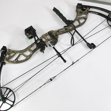 Bear Archery Species RH Compound Bow 28” Draw 70lb Camouflage
