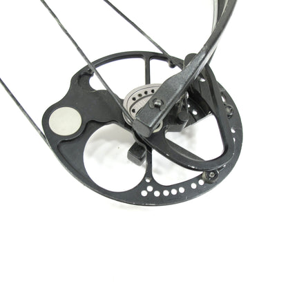 Bear Archery Species RH Compound Bow 28” Draw 70lb Camouflage