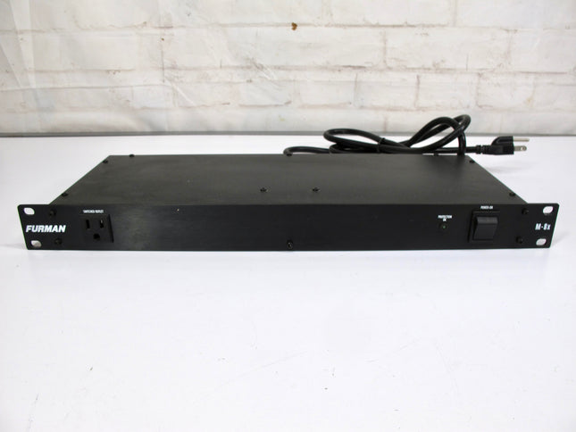 Furman M-8x Professional Equipment 8 Outhlet Rack Power Conditioner Surge Protector