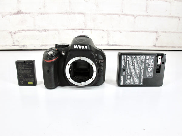 Nikon D5200 Digital SLR DSLR 24.1MP Camera