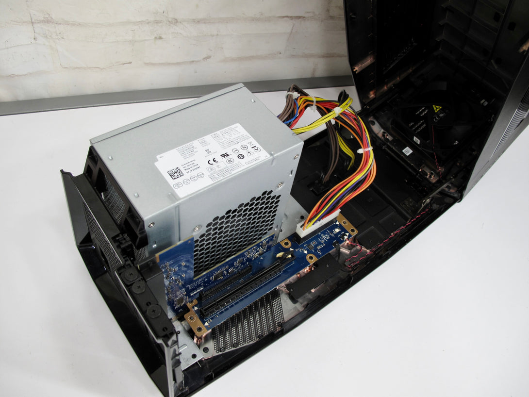 Alienware Graphics Amplifier Z01G External GPU Enclosure w/ Cables ...
