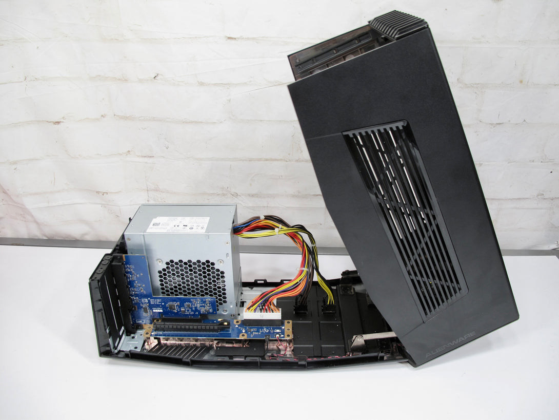 Alienware Graphics Amplifier Z01G External GPU Enclosure w/ Cables ...