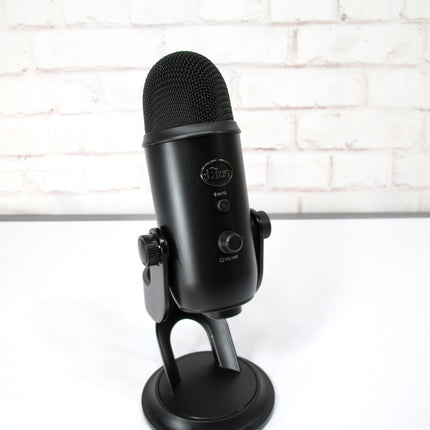 Blue Yeti Professional Multi-Pattern USB Condenser Microphone