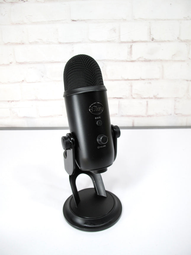 Blue Yeti Professional Multi-Pattern USB Condenser Microphone