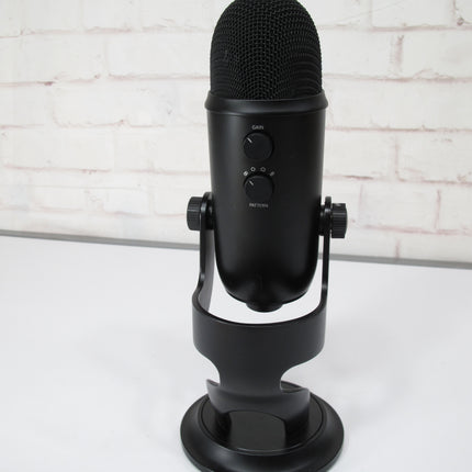 Blue Yeti Professional Multi-Pattern USB Condenser Microphone
