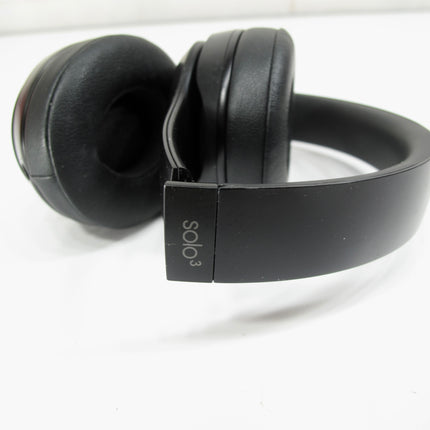 Beats by Dr. Dre Solo3 A1796 Wireless On-Ear Headphones Black