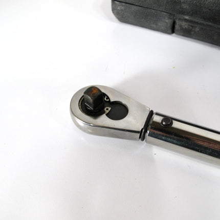Husky 564394 Micrometer Torque Wrench with Case 10-100 ft/lbs