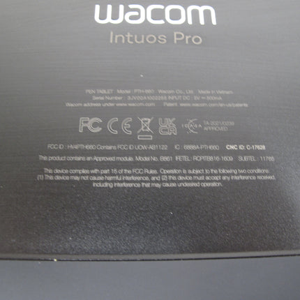 Wacom PTH-660 Intuos Pro Medium Bluetooth Graphics Drawing Tablet