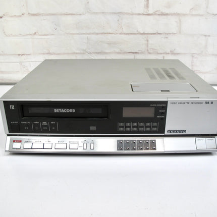 SANYO Betamax Betacord VCR 4670 Video Cassette Recorder Front Load
