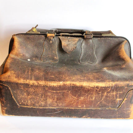 Antique / Vintage Genuine Cowhide Leather Clasping Doctors Bag Satchel