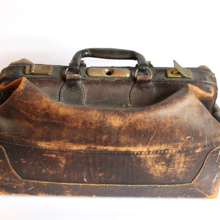 Antique / Vintage Genuine Cowhide Leather Clasping Doctors Bag Satchel