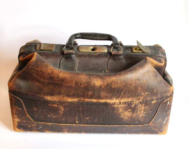 Antique / Vintage Genuine Cowhide Leather Clasping Doctors Bag Satchel