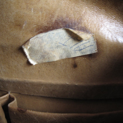 Antique / Vintage Genuine Cowhide Leather Clasping Doctors Bag Satchel