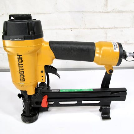 BOSTITCH SB150SLBC-1 3/4-Inch to 1-1/2-Inch Air Pneumatic Cap Stapler