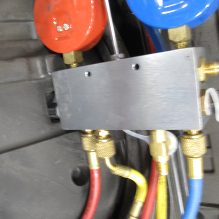 Mastercool Dual Manifold Gauge Set R134a/R12 with Hoses