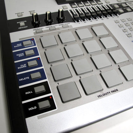 Roland MV-8800 Production Studio Sampler & Sequencer 16 Pads USB MIDI Effects