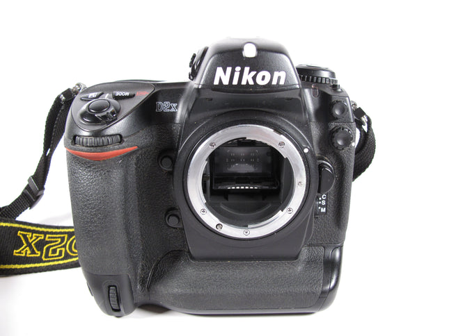 Nikon D2X 12.4MP Digital SLR Camera Body