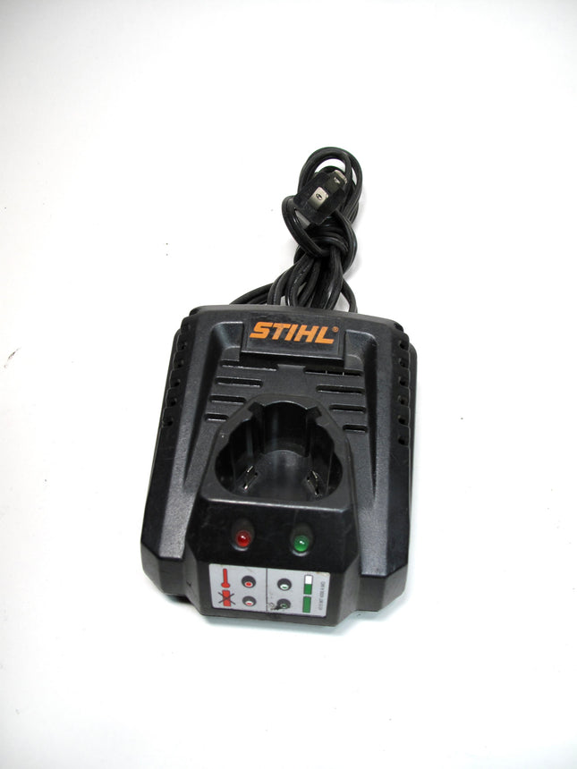 Genuine Stihl AL1 10.8V 2.0A Battery Charger Model: 4515-430-2502