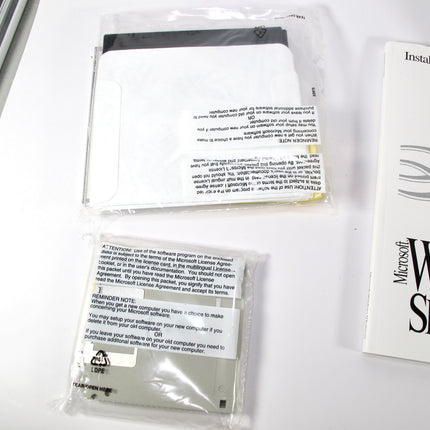 Microsoft  Windows NT Server 3.5 5.25" 3.5" Floppy CD Rom OS Unopened