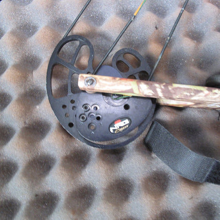 PSE Pro Venom RH 29" 70# Compound Bow w/ Arrow Shafts & Case