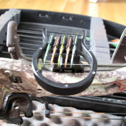 PSE Pro Venom RH 29" 70# Compound Bow w/ Arrow Shafts & Case