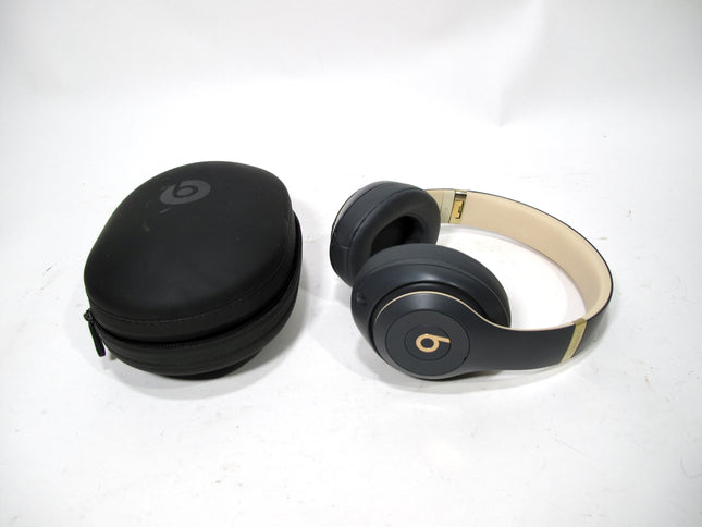 Beats Studio3 The Skyline Decade Collection Wireless Over-Ear Headphones Blue