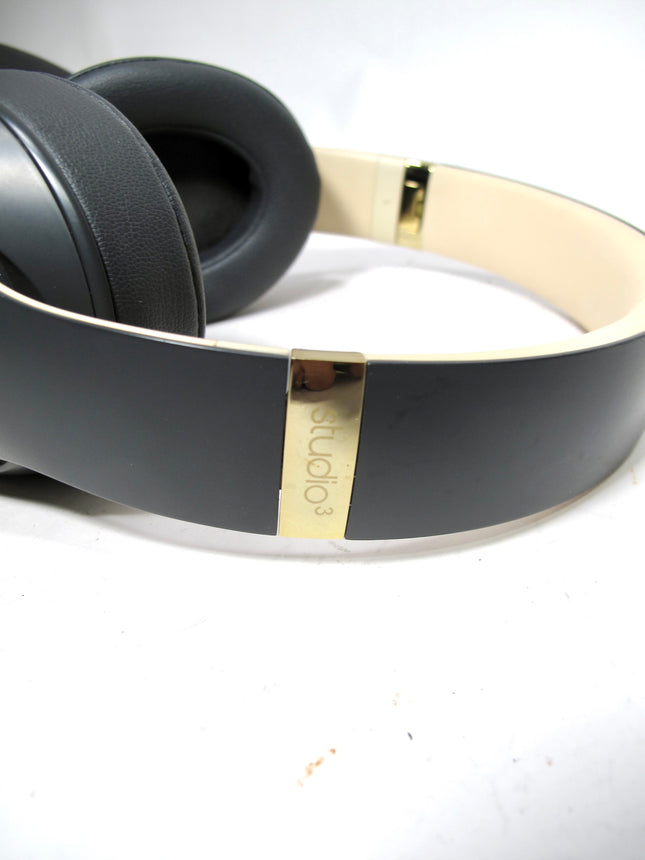Beats Studio3 The Skyline Decade Collection Wireless Over-Ear Headphones Blue