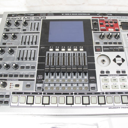 Roland MC-909 Music Sampler Sampling Groovebox Drum Machine Synthesizer