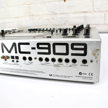 Roland MC-909 Music Sampler Sampling Groovebox Drum Machine Synthesizer
