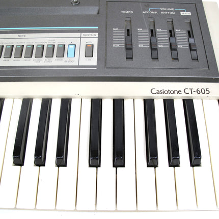 Casio Casiotone CT-605 1980s 61 Key Battery Operated Electronic Keyboard Japan