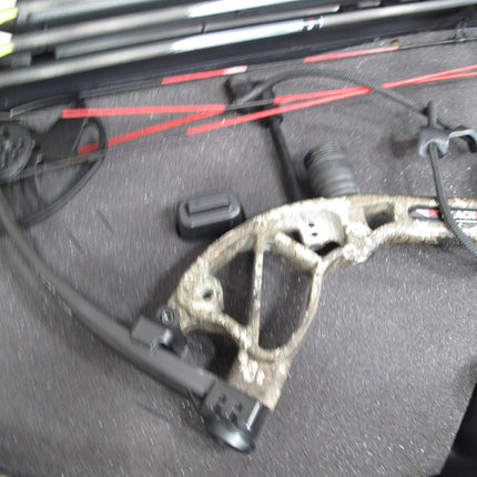 BlackOut Intrigue XST RH Compound Bow Package Camo Pattern 30/70# 19/31”