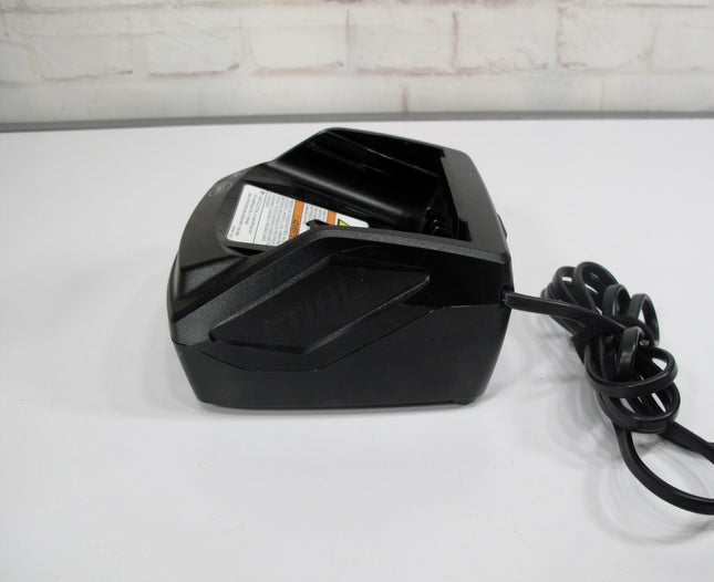 Stihl AL101  4850-430-2522 for AK Series Batteries Battery Charger