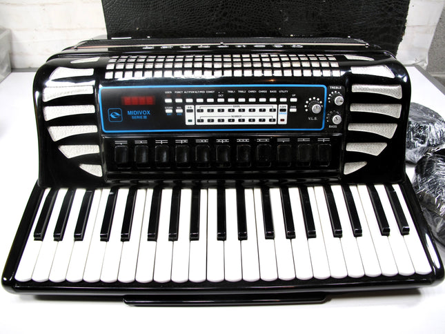 Excelsior 320M MIDIVOX Serie III 41 Key 4 Register 120 Bass Accordion