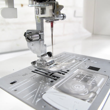 Janome Memory Craft 6650 MC6650 Sewing Quilting Machine with Pedal