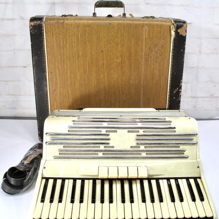 Milanti Vintage 41 Key 120 Bass 5 Treble 1 Bass Register Piano Accordion Italy