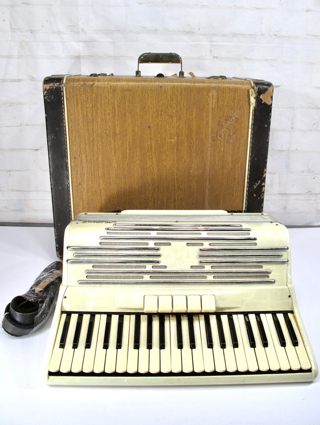 Milanti Vintage 41 Key 120 Bass 5 Treble 1 Bass Register Piano Accordion Italy