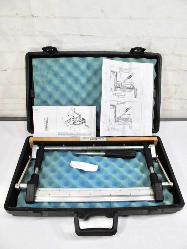 Crain 507 Stairway Carpet Stretcher with Case