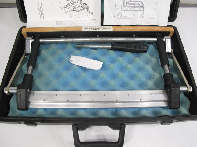 Crain 507 Stairway Carpet Stretcher with Case