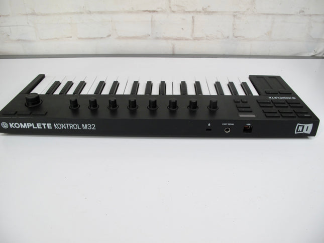 Native Instruments M32 Komplete Kontrol Keyboard Controller