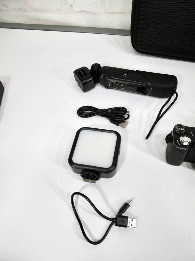 Minolta MND60V 64 MP Autofocus / 4K60FPS Ultra HD VLOG Camera Kit