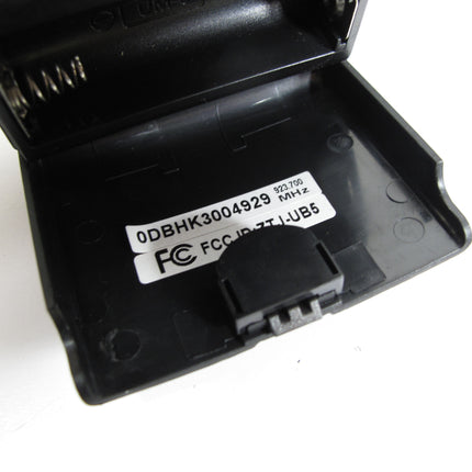 Peavey PV1 923.700 MHz UHF Lavalier Lapel Wireless Microphone System