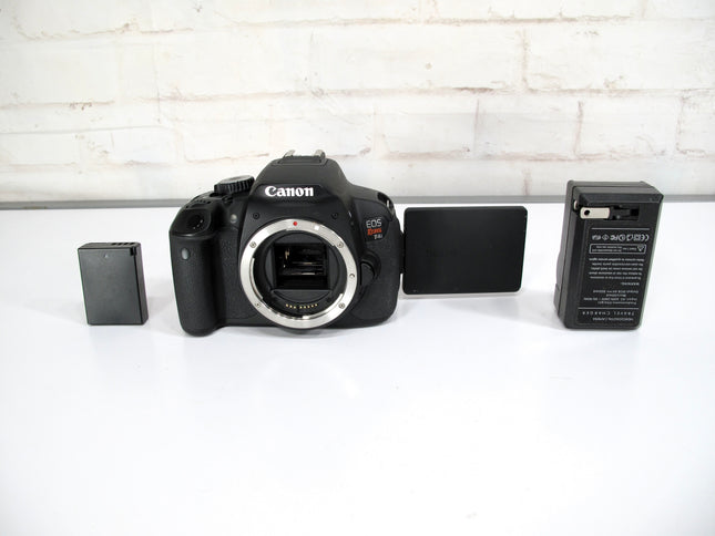 Canon EOS Rebel T4i / EOS 650D 18.0 MP Digital SLR Camera