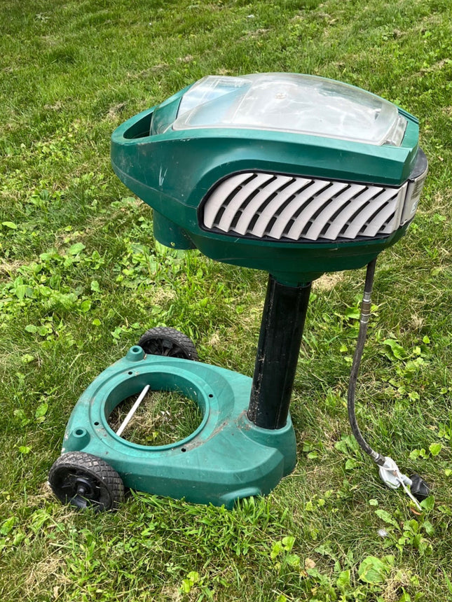 Mosquito Magnet MM3200 Independence 1 Acre Mosquito Containment Trap